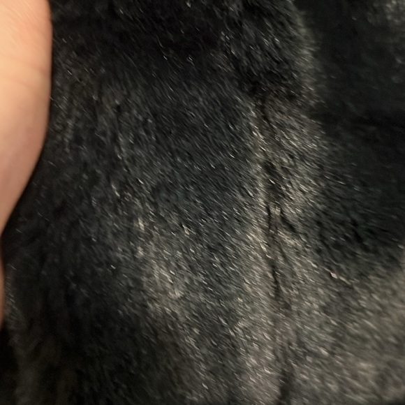 Beautiful faux fur  leather vest - Picture 3 of 4